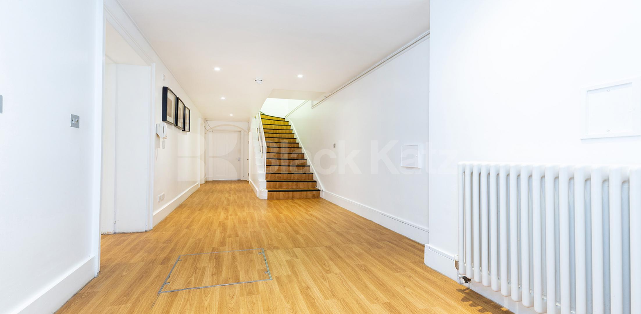 			HUGE 5 BED 4 BATH IN WC1!, 5 Bedroom, 1 bath, 1 reception Flat			 Bedford Place, BLOOMSBURY